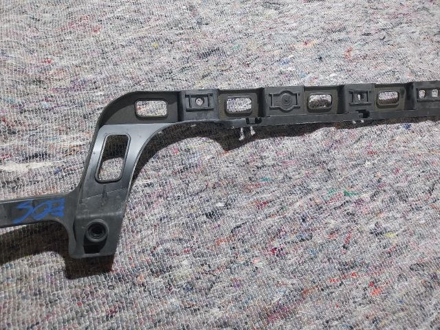 bontott VW EOS Hátsó középső Lökhárító Tartó (Műanyag)