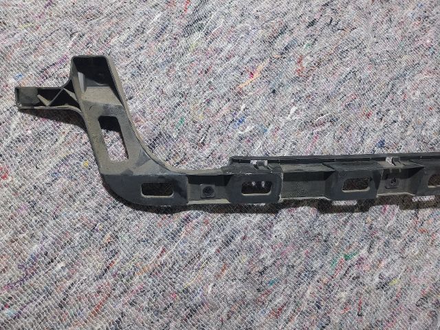 bontott VW EOS Hátsó középső Lökhárító Tartó (Műanyag)