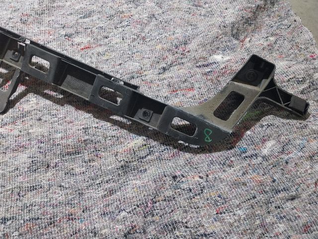 bontott VW EOS Hátsó középső Lökhárító Tartó (Műanyag)