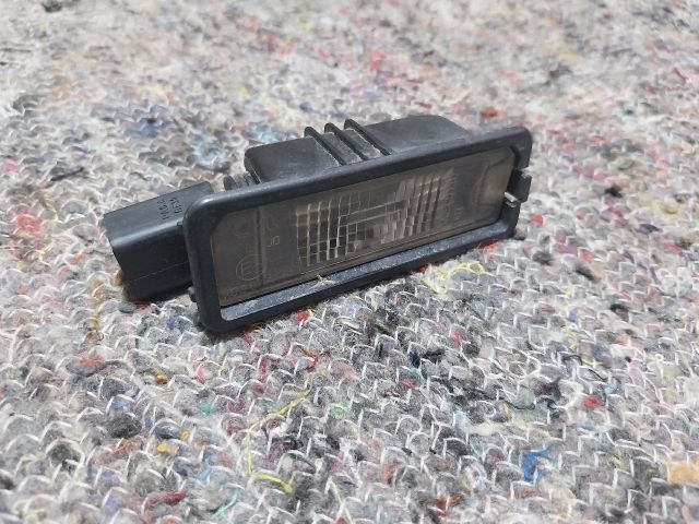 bontott VW EOS Hátsó Rendszámtábla Világítás