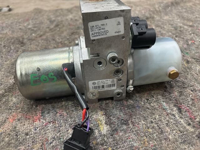 bontott VW EOS Hidraulika Szivattyú