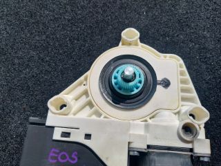 bontott VW EOS Jobb első Ablakemelő Motor