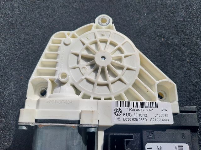 bontott VW EOS Jobb első Ablakemelő Motor