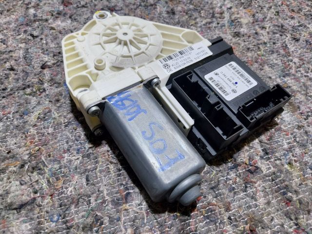 bontott VW EOS Jobb első Ablakemelő Motor