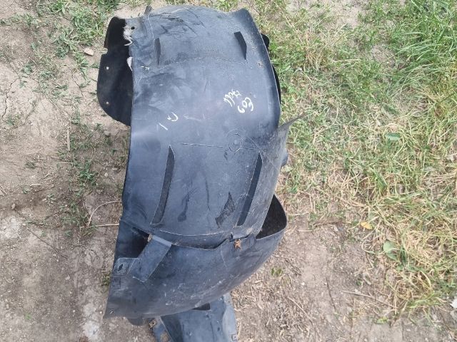 bontott VW EOS Jobb első Dobbetét (Kerékjárati, Műanyag)