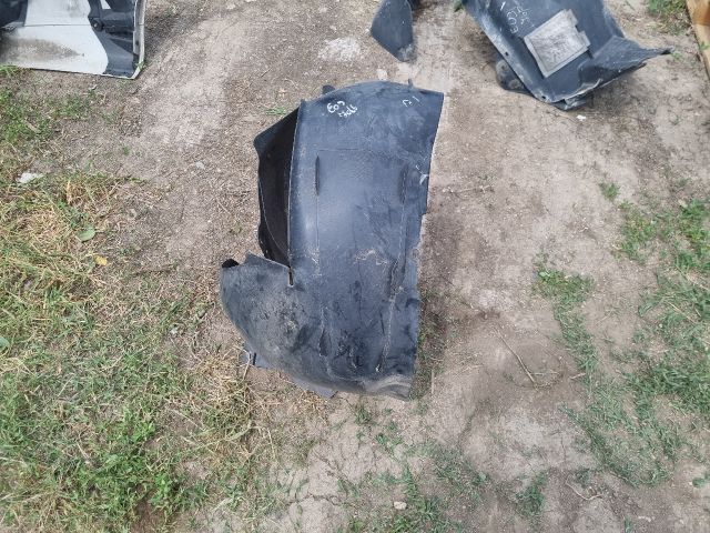 bontott VW EOS Jobb első Dobbetét (Kerékjárati, Műanyag)