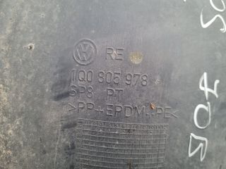 bontott VW EOS Jobb első Dobbetét (Kerékjárati, Műanyag)