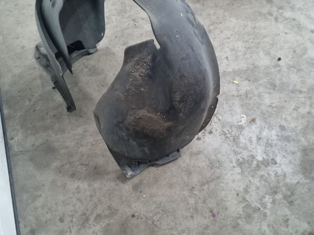 bontott VW EOS Jobb első Dobbetét (Kerékjárati, Műanyag)