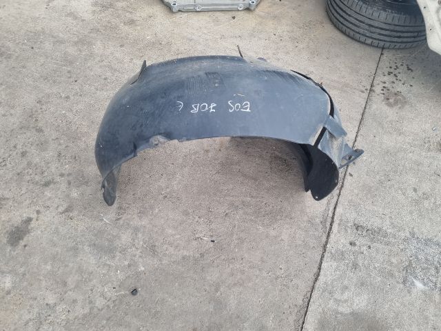 bontott VW EOS Jobb első Dobbetét (Kerékjárati, Műanyag)