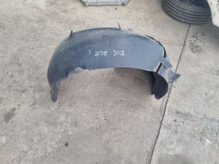 bontott VW EOS Jobb első Dobbetét (Kerékjárati, Műanyag)