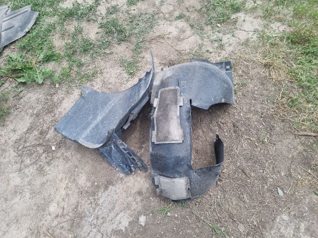 bontott VW EOS Jobb első Dobbetét (Kerékjárati, Műanyag)