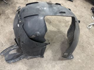 bontott VW EOS Jobb első Első Dobbetét (Kerékjárati, Műanyag)