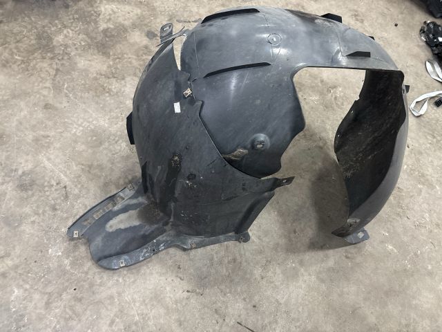 bontott VW EOS Jobb első Első Dobbetét (Kerékjárati, Műanyag)