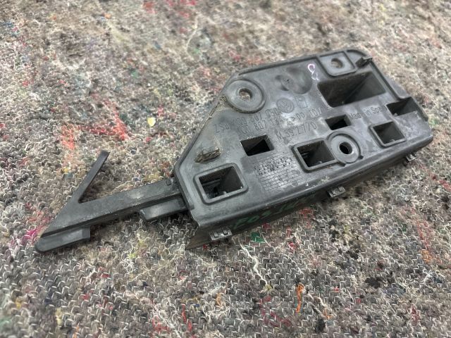 bontott VW EOS Jobb első Lökhárító Tartó (Műanyag)