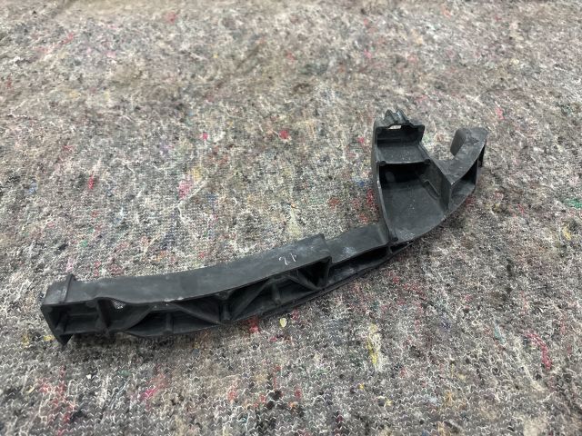 bontott VW EOS Jobb első Lökhárító Tartó (Műanyag)