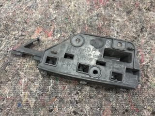 bontott VW EOS Jobb első Lökhárító Tartó (Műanyag)