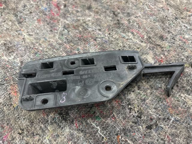 bontott VW EOS Jobb első Lökhárító Tartó (Műanyag)