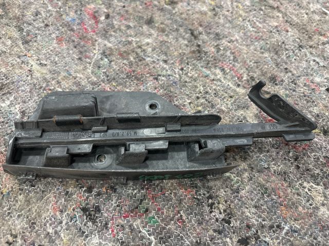 bontott VW EOS Jobb első Lökhárító Tartó (Műanyag)