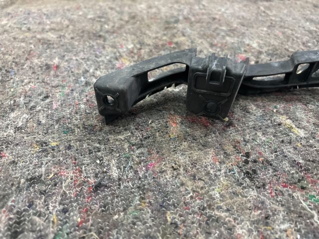 bontott VW EOS Jobb első Lökhárító Tartó (Műanyag)