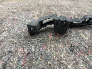 bontott VW EOS Jobb első Lökhárító Tartó (Műanyag)