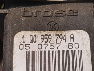 bontott VW EOS Jobb hátsó Ablakemelő Motor