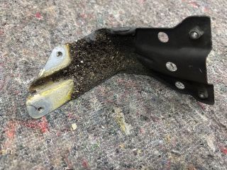 bontott VW EOS Jobb Sárvédő Oldaltartó