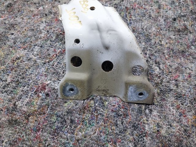 bontott VW EOS Jobb Sárvédő Oldaltartó