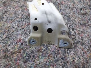 bontott VW EOS Jobb Sárvédő Oldaltartó