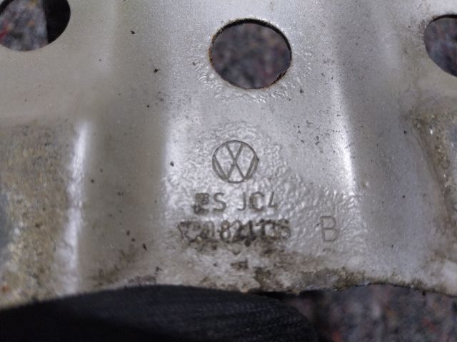 bontott VW EOS Jobb Sárvédő Oldaltartó