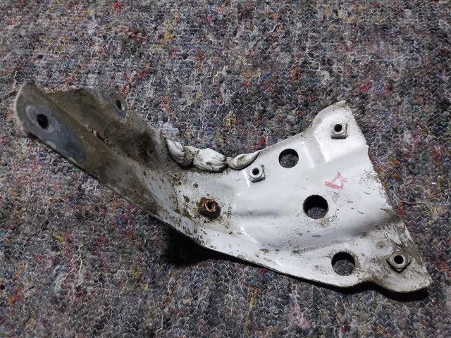 bontott VW EOS Jobb Sárvédő Oldaltartó