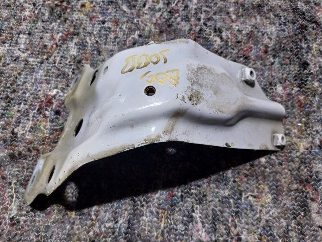 bontott VW EOS Jobb Sárvédő Oldaltartó