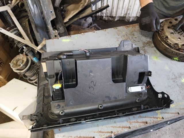 bontott VW EOS Kesztyűtartó