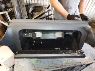 bontott VW EOS Kesztyűtartó