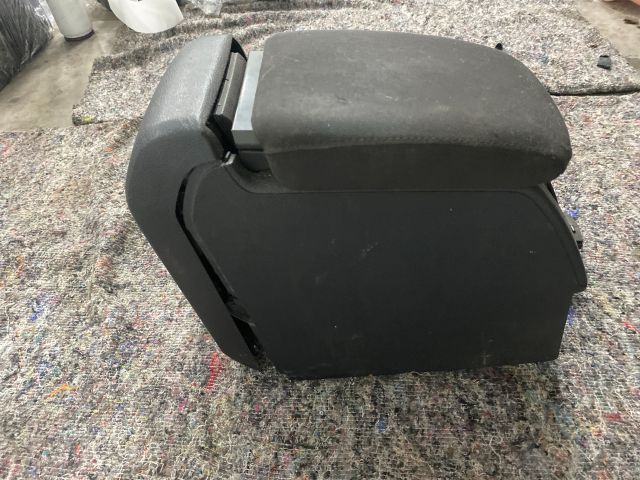 bontott VW EOS Könyöklő