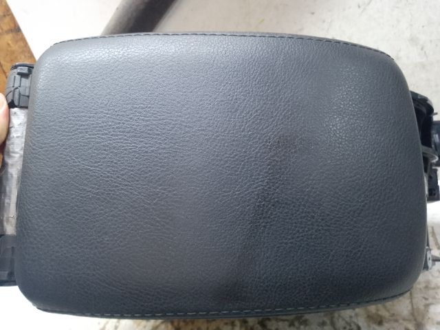 bontott VW EOS Könyöklő