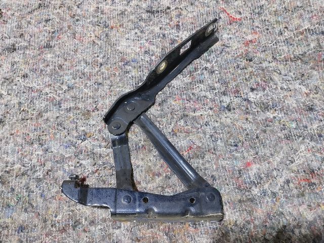 bontott VW EOS Motorháztető Bal Zsanér