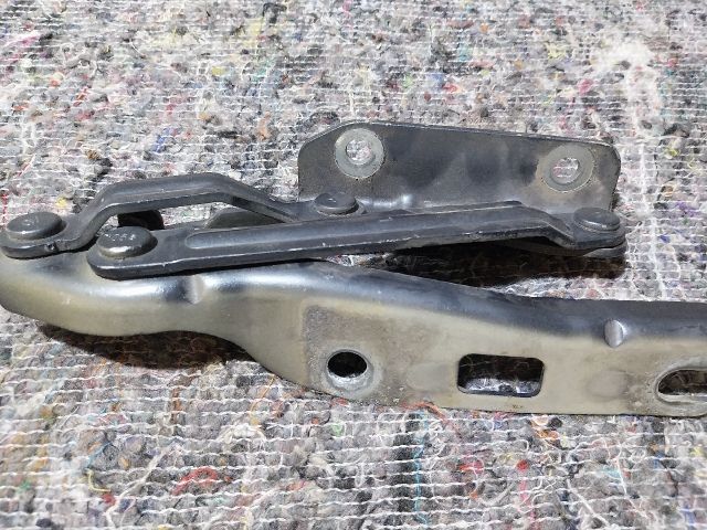 bontott VW EOS Motorháztető Bal Zsanér