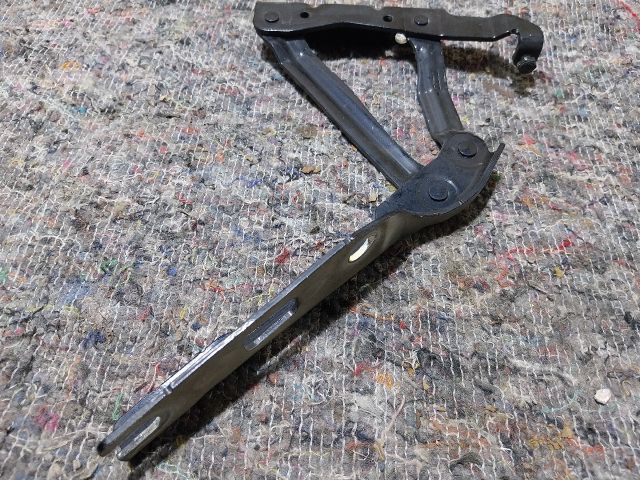 bontott VW EOS Motorháztető Bal Zsanér