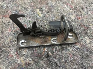 bontott VW EOS Motorháztető Biztonsági Kampó