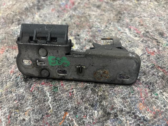 bontott VW EOS Motorháztető Biztonsági Kampó