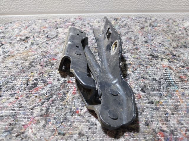 bontott VW EOS Motorháztető Jobb Zsanér