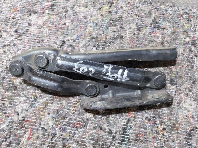 bontott VW EOS Motorháztető Jobb Zsanér