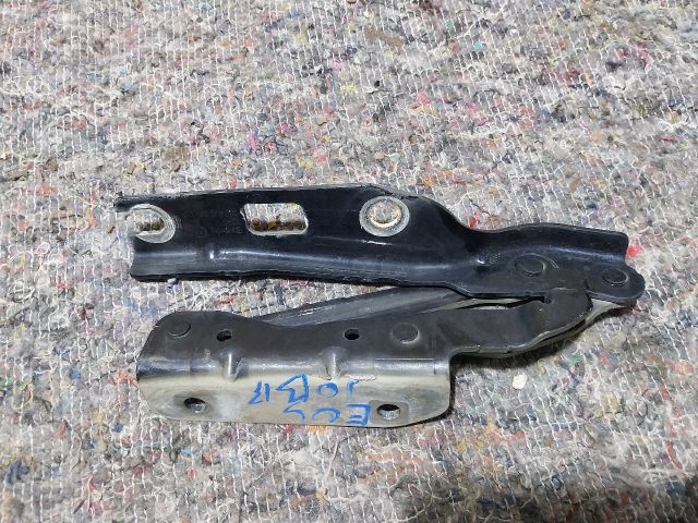 bontott VW EOS Motorháztető Jobb Zsanér