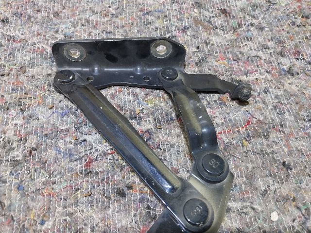 bontott VW EOS Motorháztető Jobb Zsanér