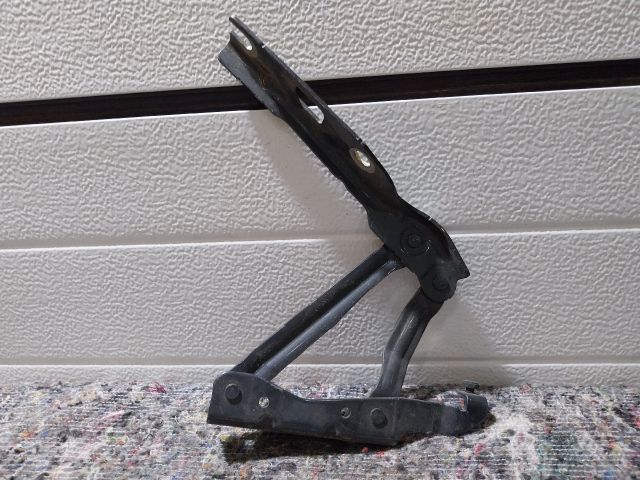 bontott VW EOS Motorháztető Jobb Zsanér