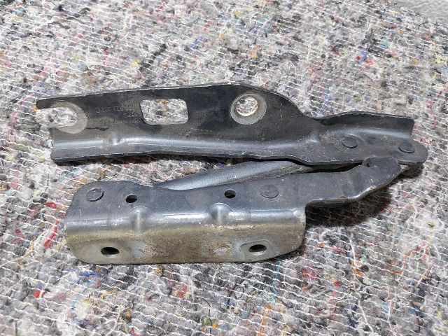 bontott VW EOS Motorháztető Jobb Zsanér