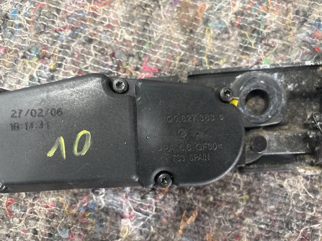 bontott VW EOS Motorháztető Zár Tartó Konzol