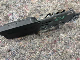 bontott VW EOS Motorháztető Zár Tartó Konzol