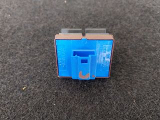 bontott VW EOS Tankajtó Nyitó Kar / Gomb