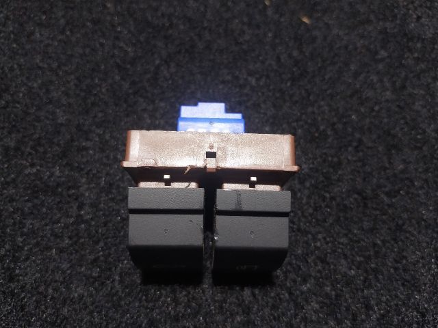 bontott VW EOS Tankajtó Nyitó Kar / Gomb